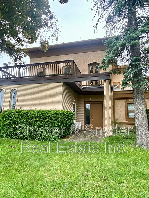 2 bed, 1.0 bath, $1,295 — Photo 1