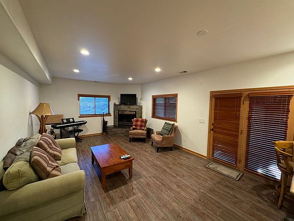 5th image of 48 Bear Ct #B