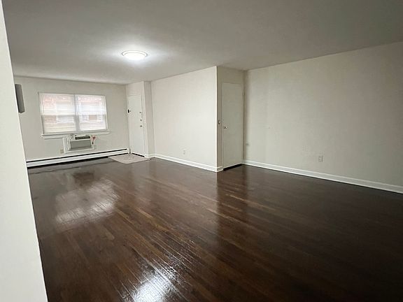 4th image of 54 N Franklin Tpke APT 14