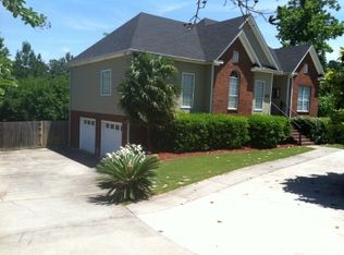 617 Park Forest Ln, Alabaster, AL 35007
