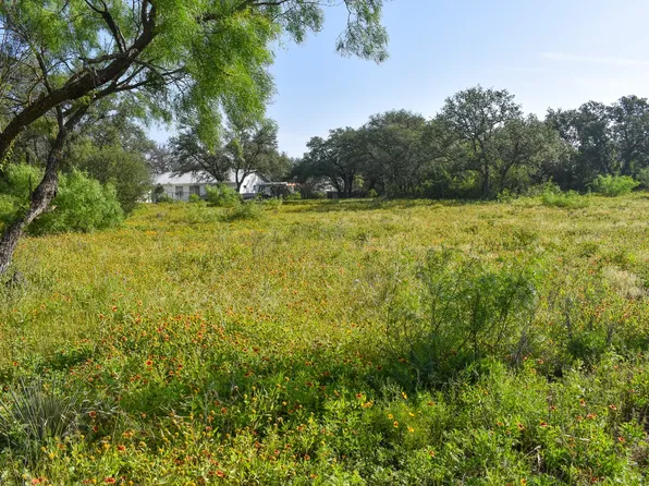 107 Utah St, Brady, TX 76825