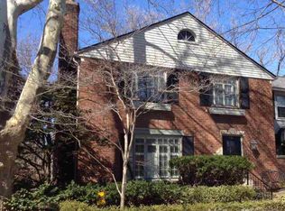 57 Cranford Ln, Grosse Pointe, MI 48230