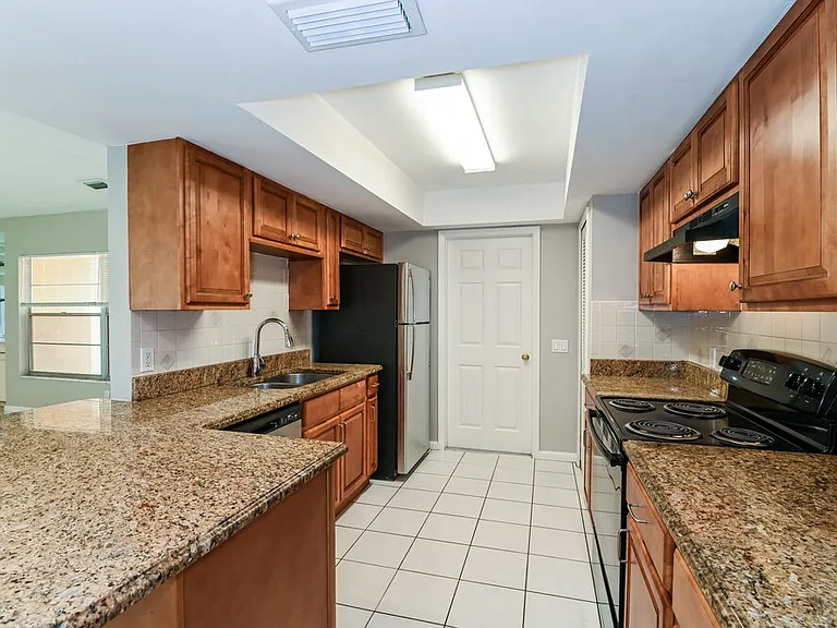 3105 SE 8th Ave — Photo 6