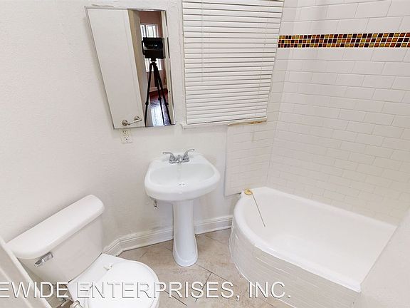 5th image of 2410 Budlong Ave #C