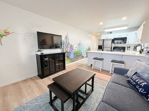 2nd image of 1845 W Canyon View Dr APT 1627