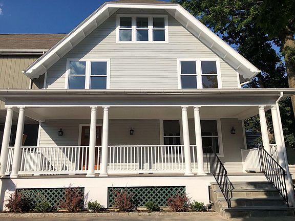 Detached ; Spacious Single Family ; 11 Lawrence ; RIGHT SIDE Central Greenwich