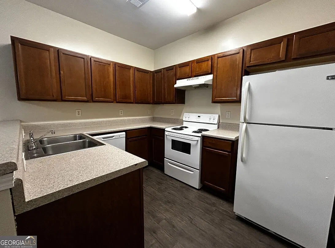 2 bed, 2.0 bath, $1,200 — Photo 3