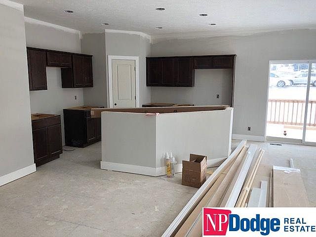 2nd image of 6005 N 108 Avenue Cir