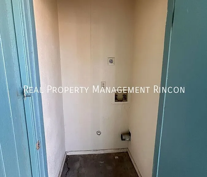 1417 N El Rio Dr — Photo 14