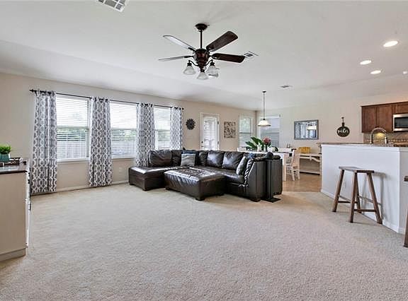 5th image of 7818 Squirrel Hollow Dr