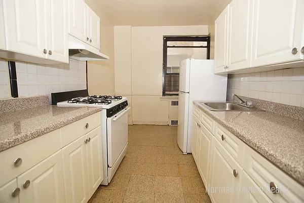 Rented by Norman Raindel, LREB | media 8