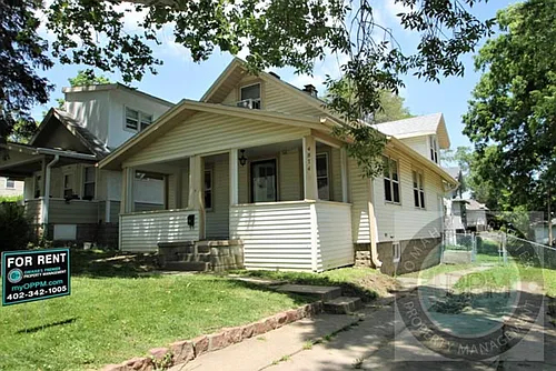 4874 Maple St Photo 1