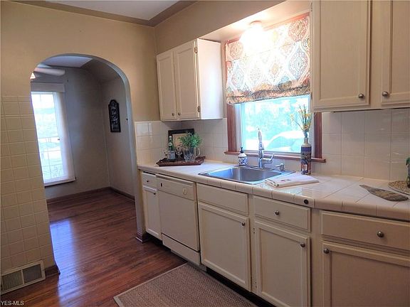 2nd image of 10307 Highland Dr