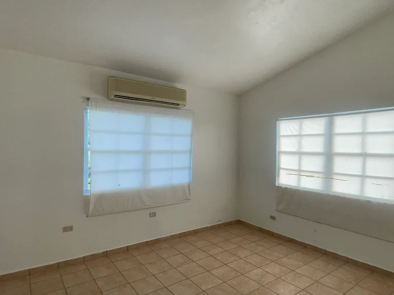 Sierra Bayamon Calle 84 Bloque #97-no 13 — Photo 7
