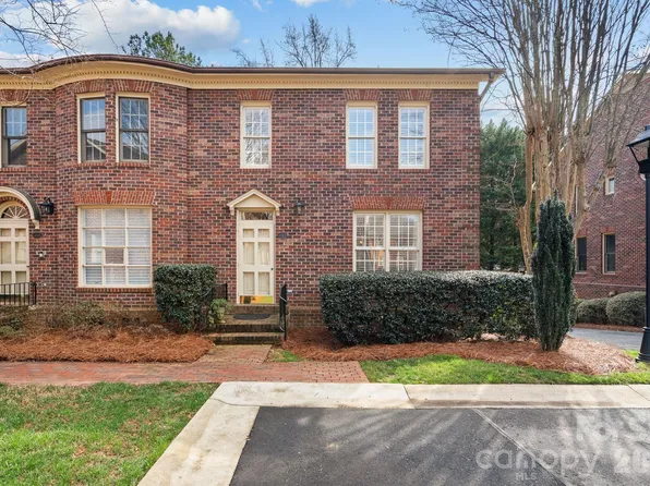 4517 Columbine Ct, Charlotte, NC 28226