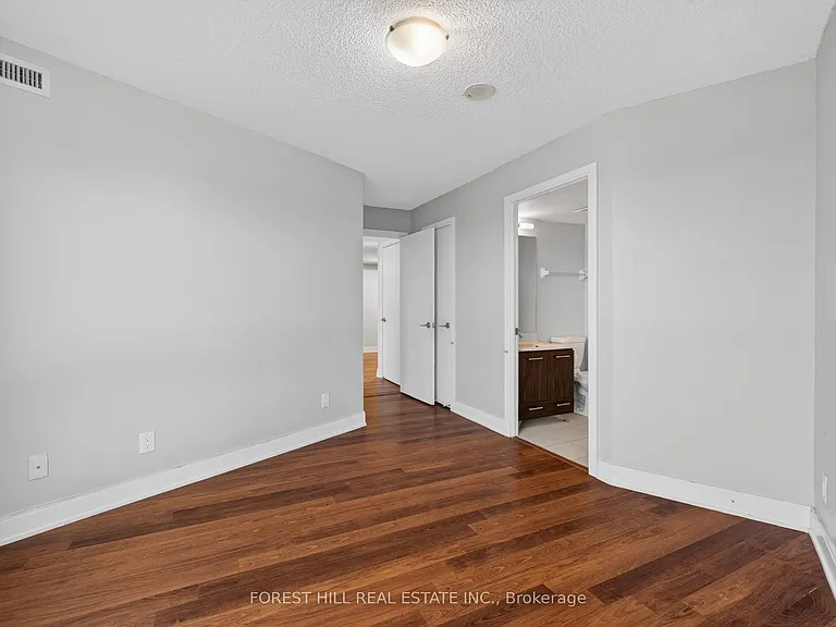 135 Village Green Sq #3125 — Photo 17