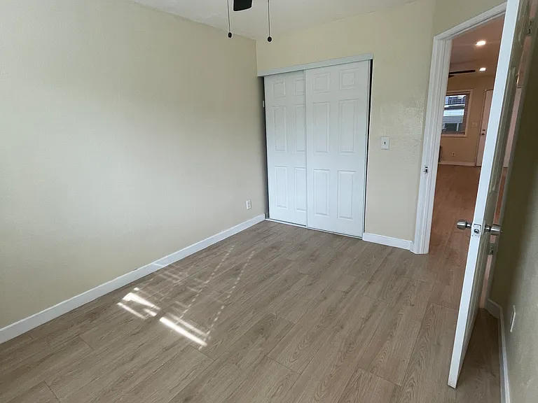 Genesis Apartments — Photo 42
