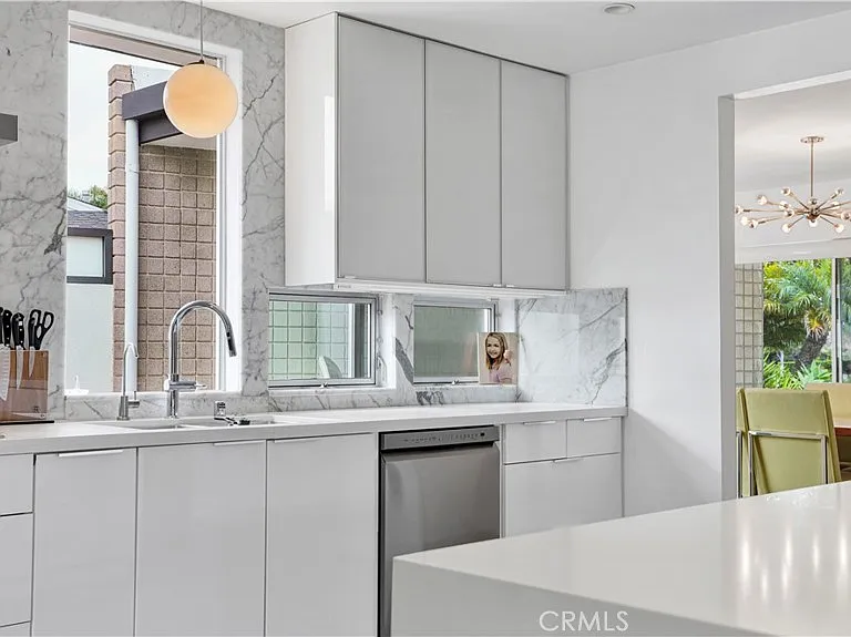 2000 Nautilus Ln — Photo 23