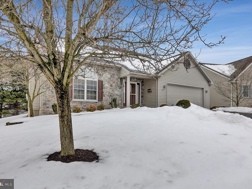 1st image of 110 S Cacoosing Dr