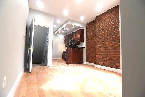 Rented by Triplemint | media 44