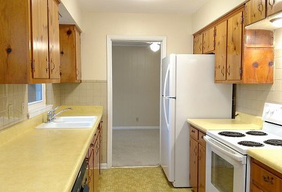 5th image of 458 Glenhill Dr