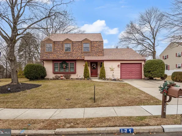 124 Coopers Kill Rd, Delran, NJ 08075