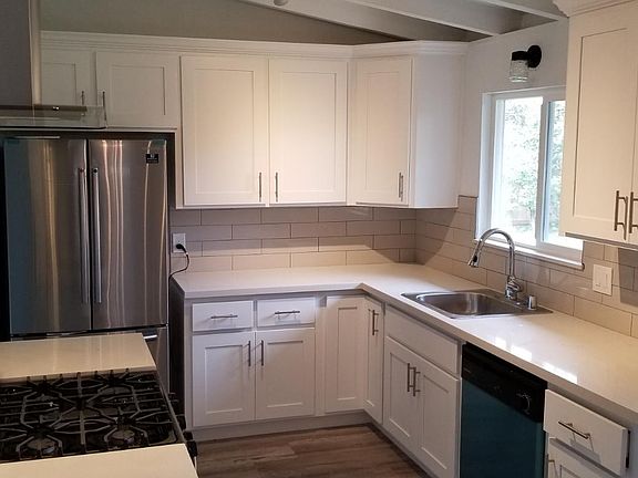 5th image of 6508 Larchmont Dr