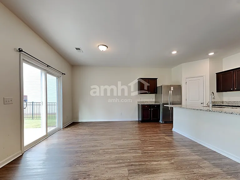 186 Orion Way — Photo 4
