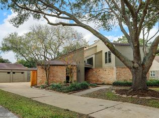 15326 La Mancha Dr, Houston, TX 77083