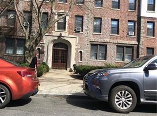 100 Parkway Rd APT 6A, Bronxville, NY 10708