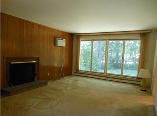 115 Summit Dr, Cranston, RI 02920