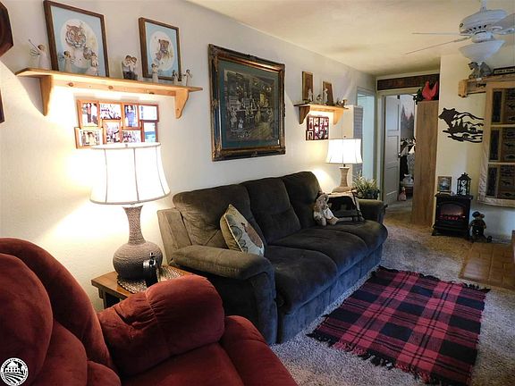 4th image of 18721 Columbia Dr