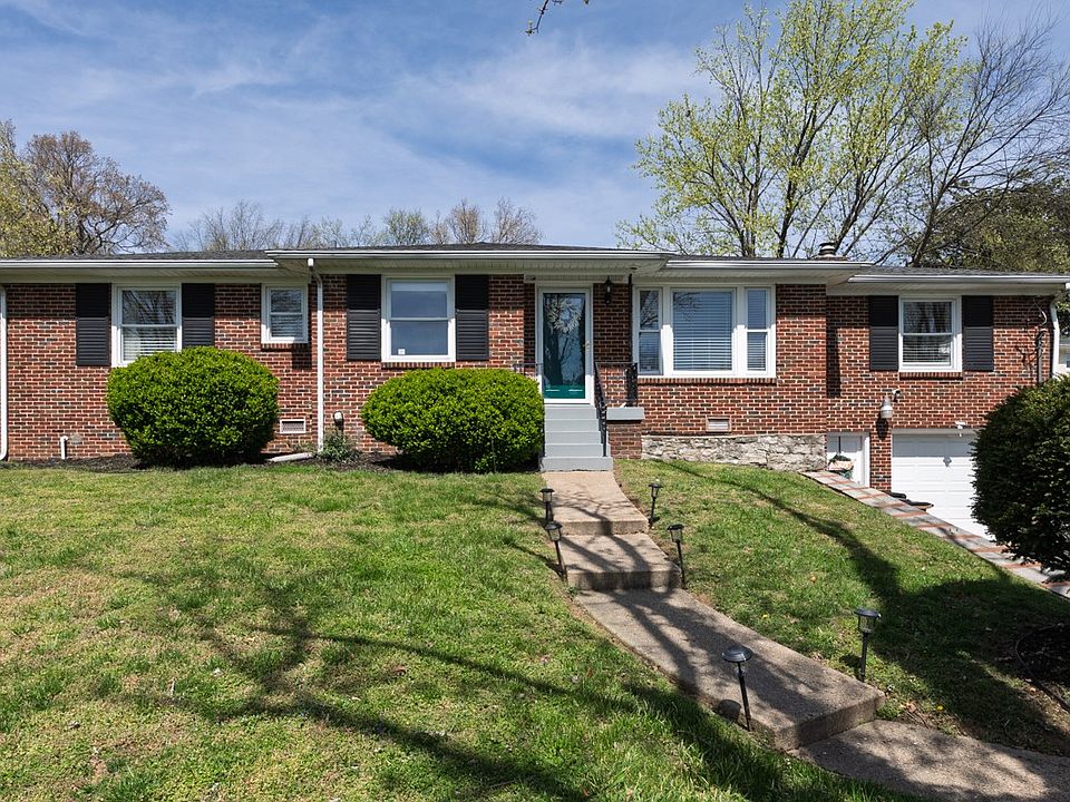 1st image of 150 Lake Park Dr