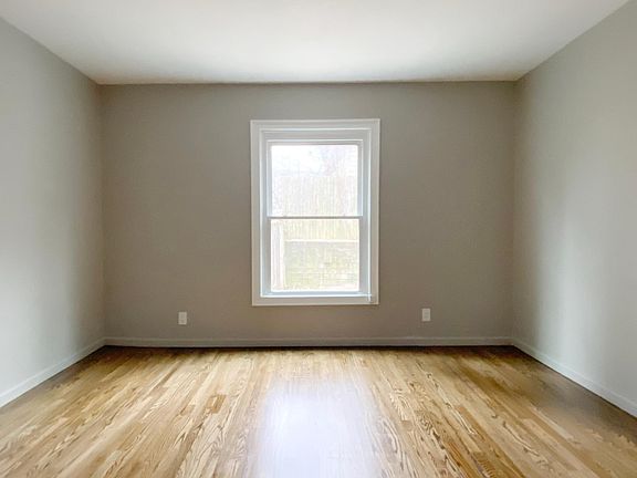 3rd image of 44 Leroy Pl #1