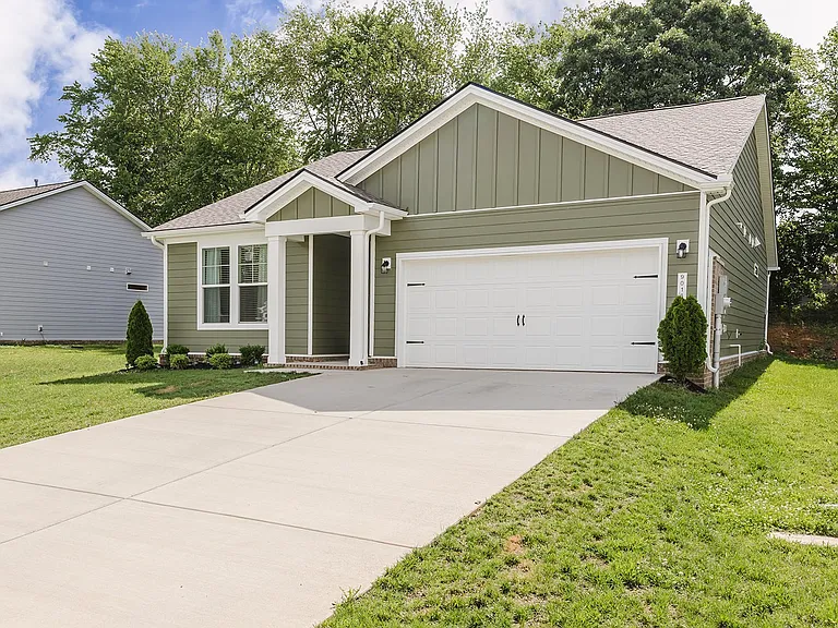 9016 Gant Dr — Photo 3