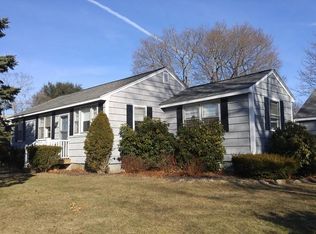 5 Vine St, Amesbury, MA 01913