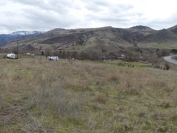 3rd image of 260 Slate Creek Rd