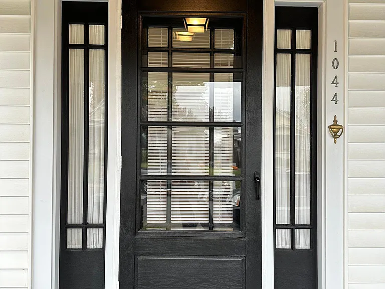 1044 Charles St — Photo 4