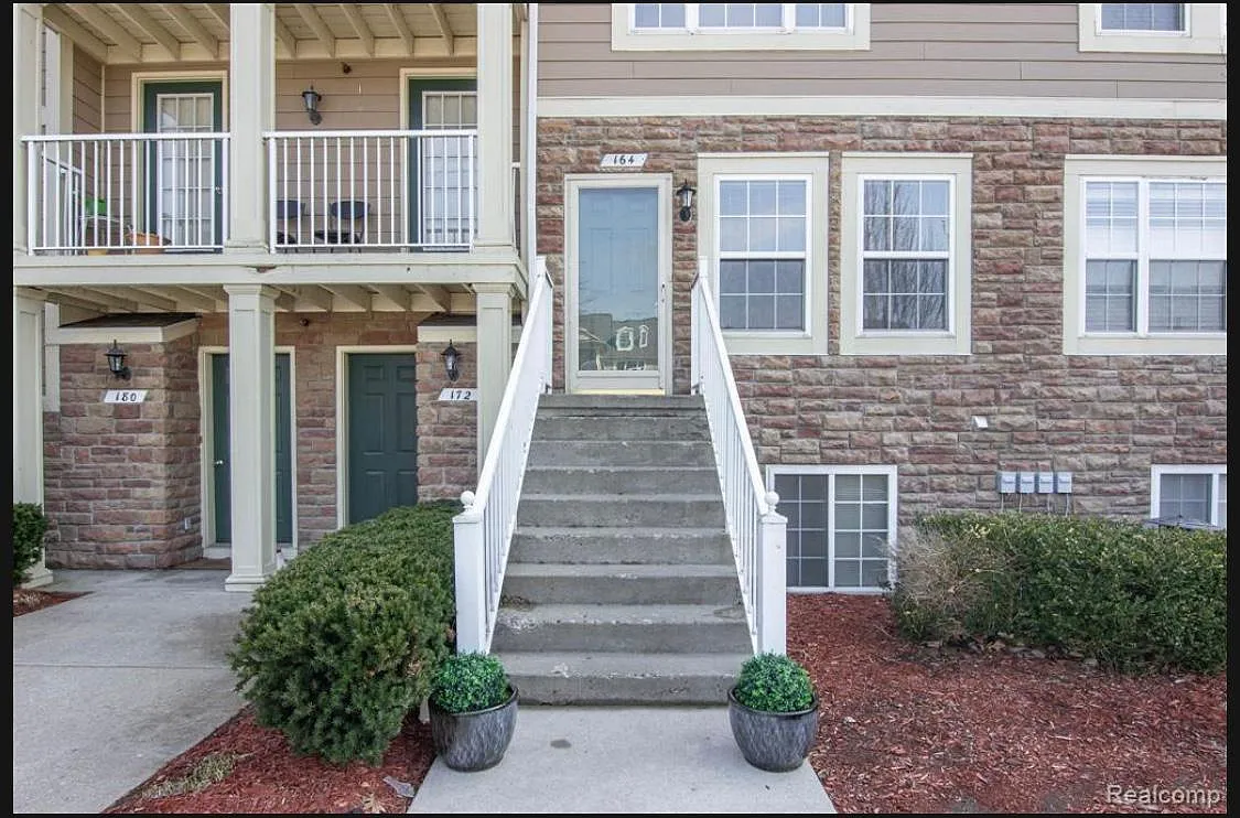 164 Park Green Dr — Photo 1