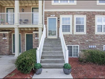 164 Park Green Dr #28, Lake Orion, MI, 48362