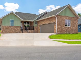 704 E Tarpon Rd, Nixa, MO 65714