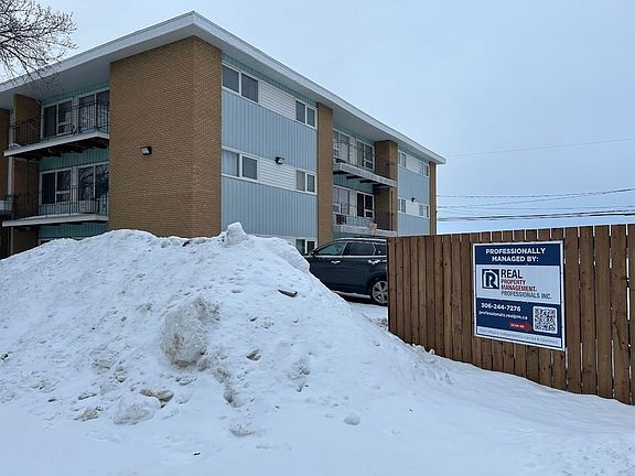 2nd image of 443 Lorne St N Unit 2