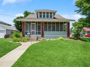 890 18th St, Marion, IA 52302