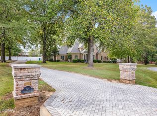 119 Stonehenge Dr, Jackson, TN 38305