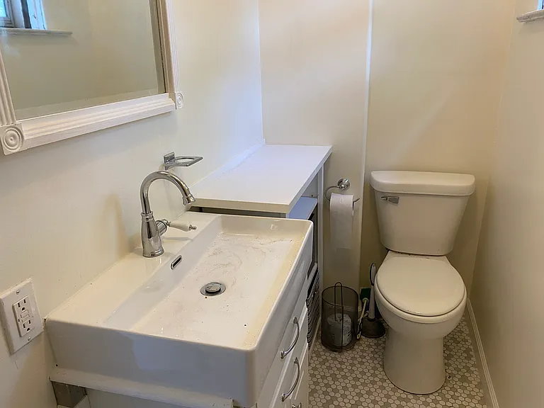 175 W 15th St #1 — Photo 19