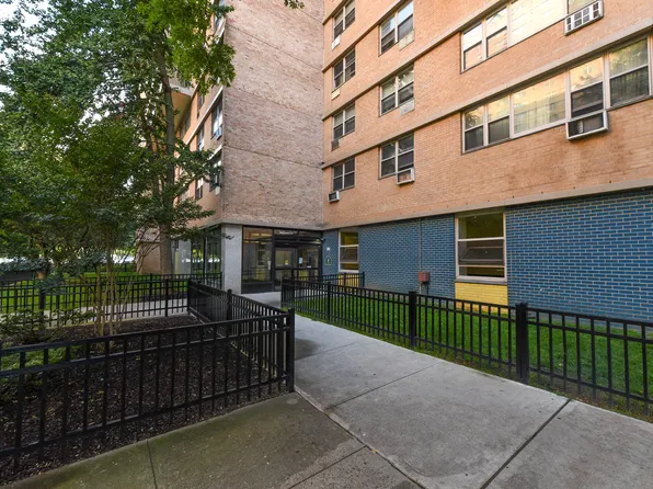 444 Neptune Avenue image 3 of 13