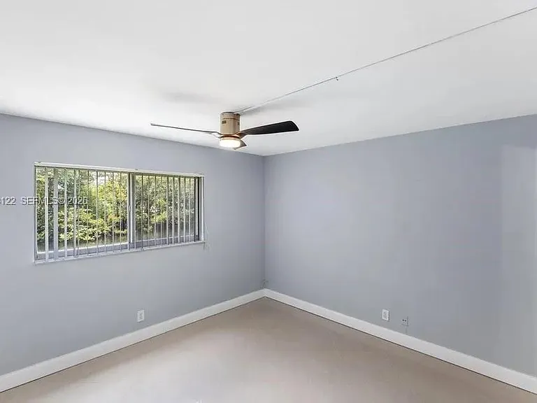 1400 NE 54th St #102 — Photo 14