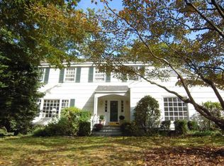 21 Georgian Ln, Darien, CT 06820