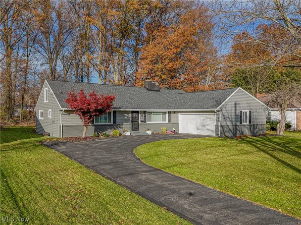 462 Arbor Cir, Youngstown, OH 44505