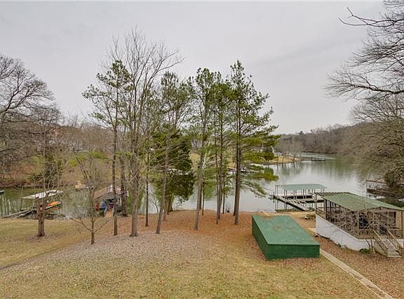 3rd image of 501 Lake Forest Dr